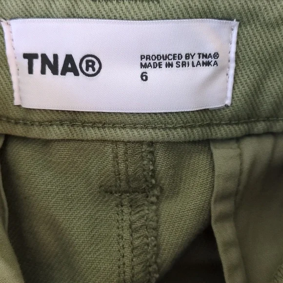 Aritzia TNA Green Women's Cargo Pants - Picture 2 of 10